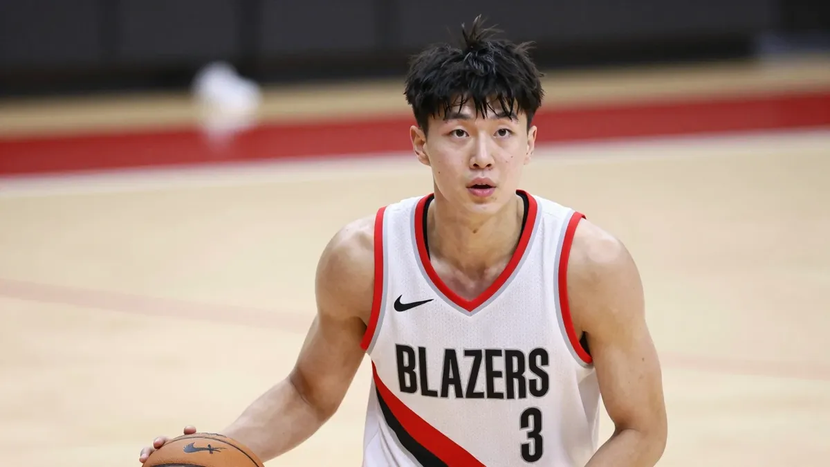 The Portland Trail Blazers have signed South Korean national team star Lee Hyun-jung to an Exhibit 10 contract